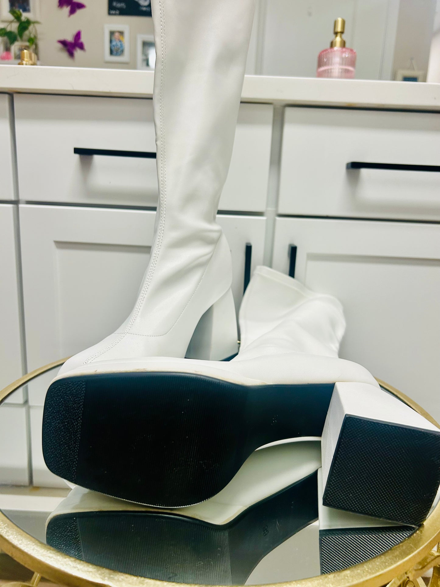 Pre-Loved Retro White Chunky Heel Tall Boots